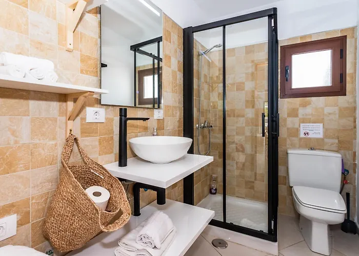 Casa Volcan Y Mar Летний дом Яйса