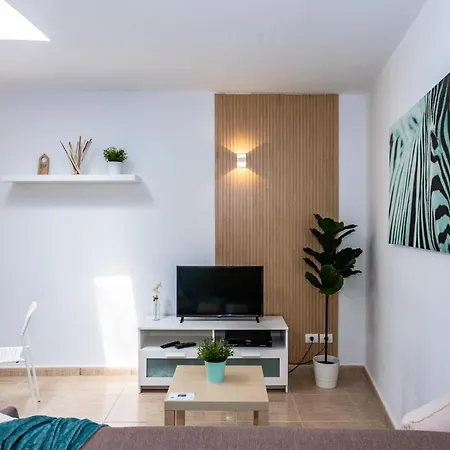 Casa Volcan Y Mar Kır Evi